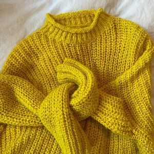 Vintage canary yellow super soft loose knit mock neck sweater | size medium